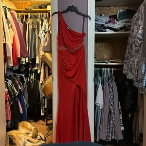 NWOT Large formal red dress for party never worn
